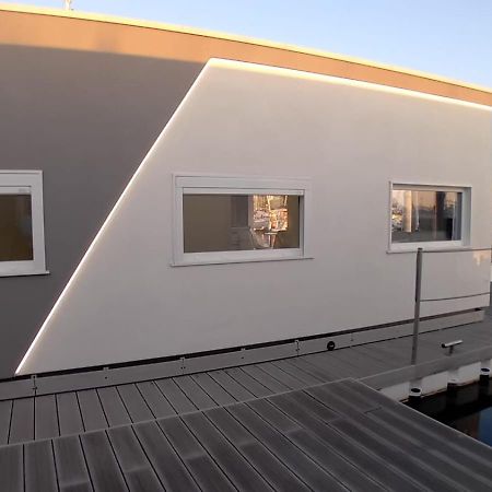 Marina Degli Estensi Floating Resort Llido Degli Estensi Exterior foto