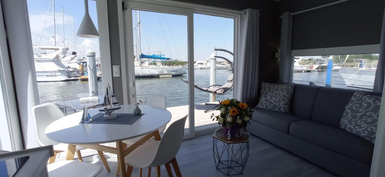 Marina Degli Estensi Floating Resort Llido Degli Estensi Exterior foto